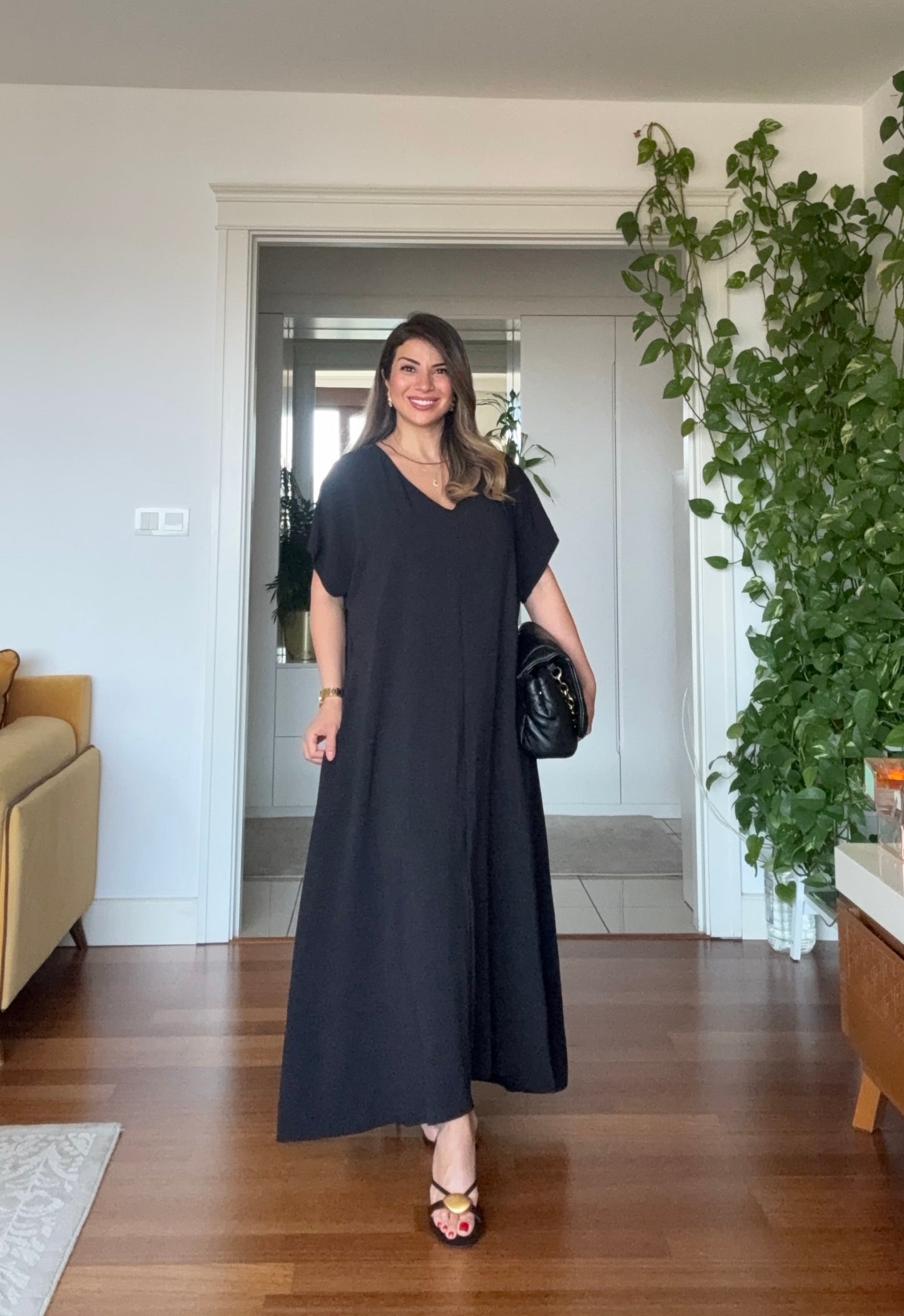 V-NECK OVERSIZED MAXI DRESS - BLACK