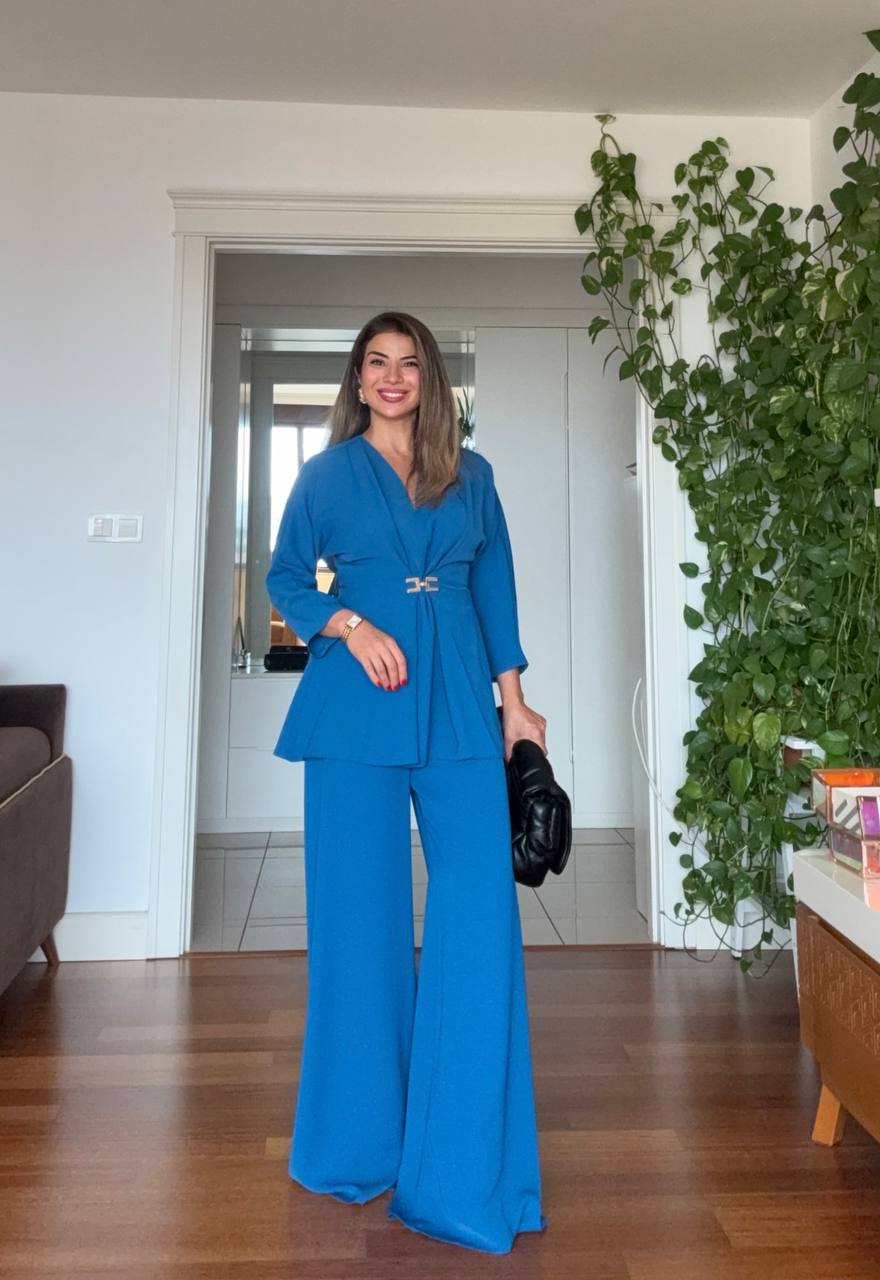 WRAP SUIT WITH GOLD BUCKLE DETAIL – BLUE