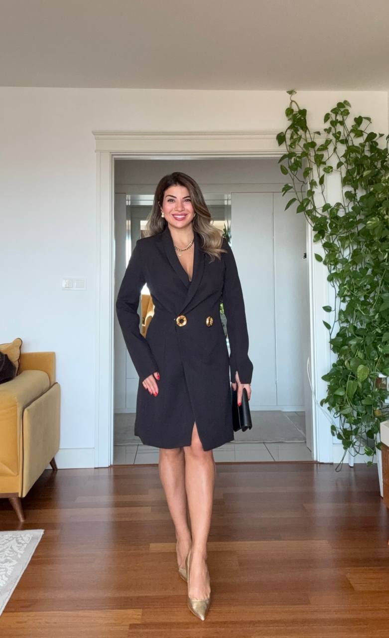 BLAZER DRESS WITH GOLD BUCKLE DETAIL – BLACK