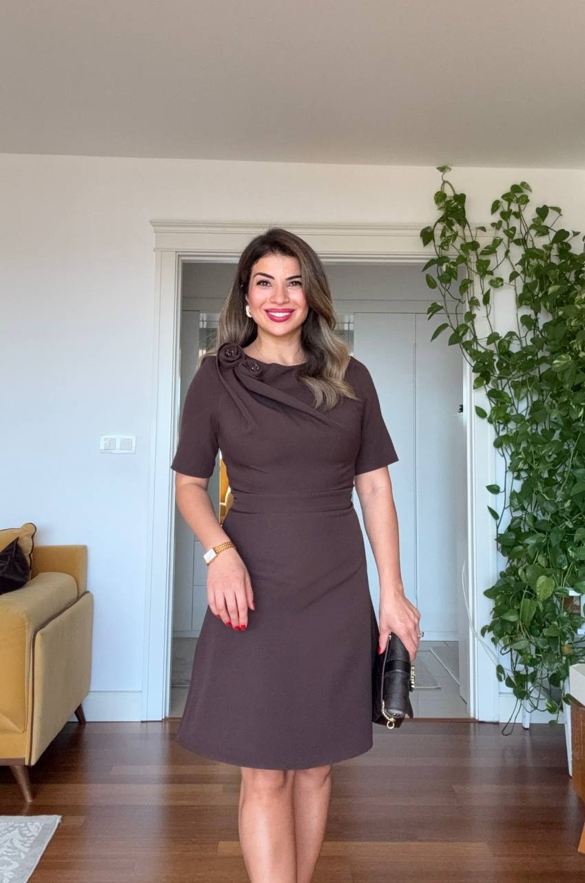 CLASSIC DRESS WITH SHOULDER FLOWER DETAIL – CHOCOLATE BROWN