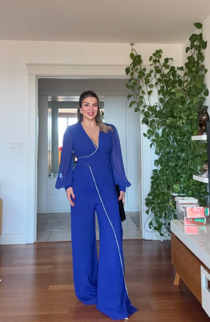 JUMPSUIT WITH CHIFFON SLEEVES AND STONE DETAIL - BLUE