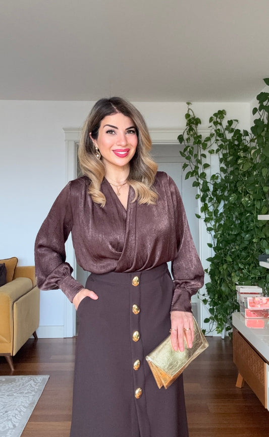 SATIN-TEXTURED CROSSOVER NECK LONG-SLEEVE ELEGANT BLOUSE – BROWN