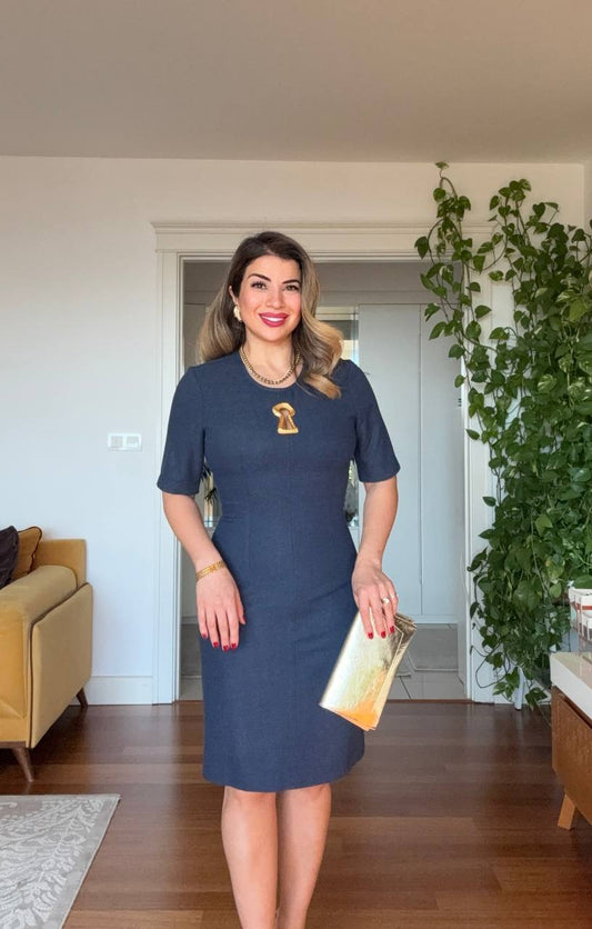 ELEGANT FITTED MIDI DRESS WITH GOLD DETAIL – NAVY BLUE