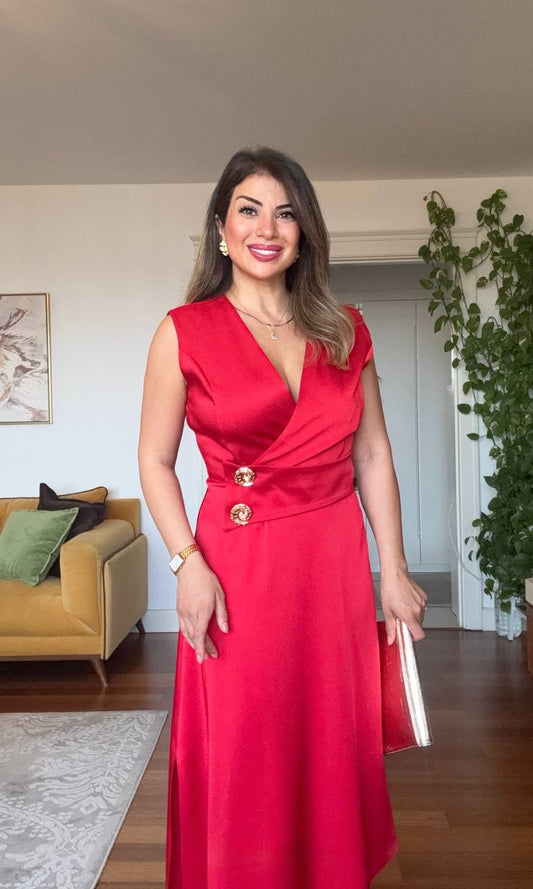 GOLD BUTTON DETAIL WRAP DRESS – RED