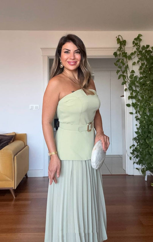 V-NECK BELTED PLEATED MAXI DRESS - GREEN