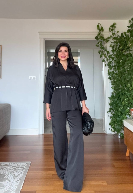 V-NECK SATIN-LOOK BLOUSE AND WIDE-LEG TROUSER SET - BLACK