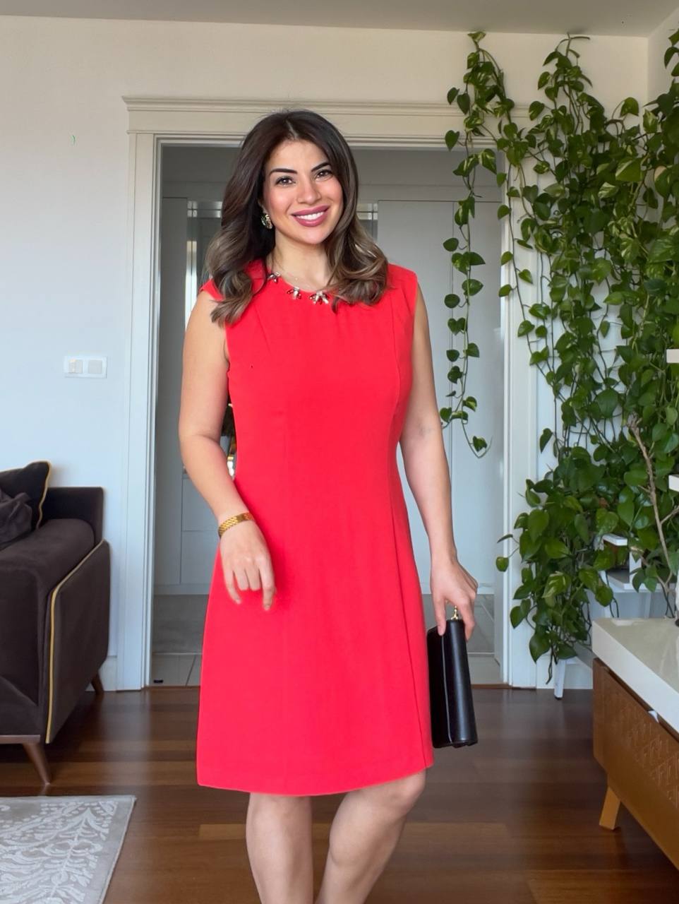 DRESS WITH STONE-EMBELLISHED COLLAR - RED
