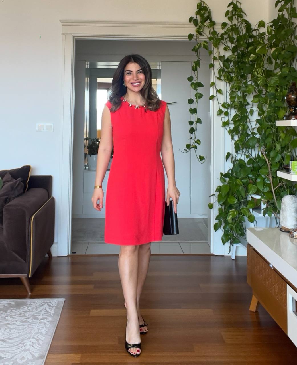 DRESS WITH STONE-EMBELLISHED COLLAR - RED