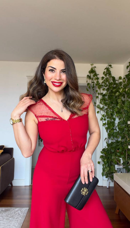 SATIN DETAILED JUMPSUIT - RED