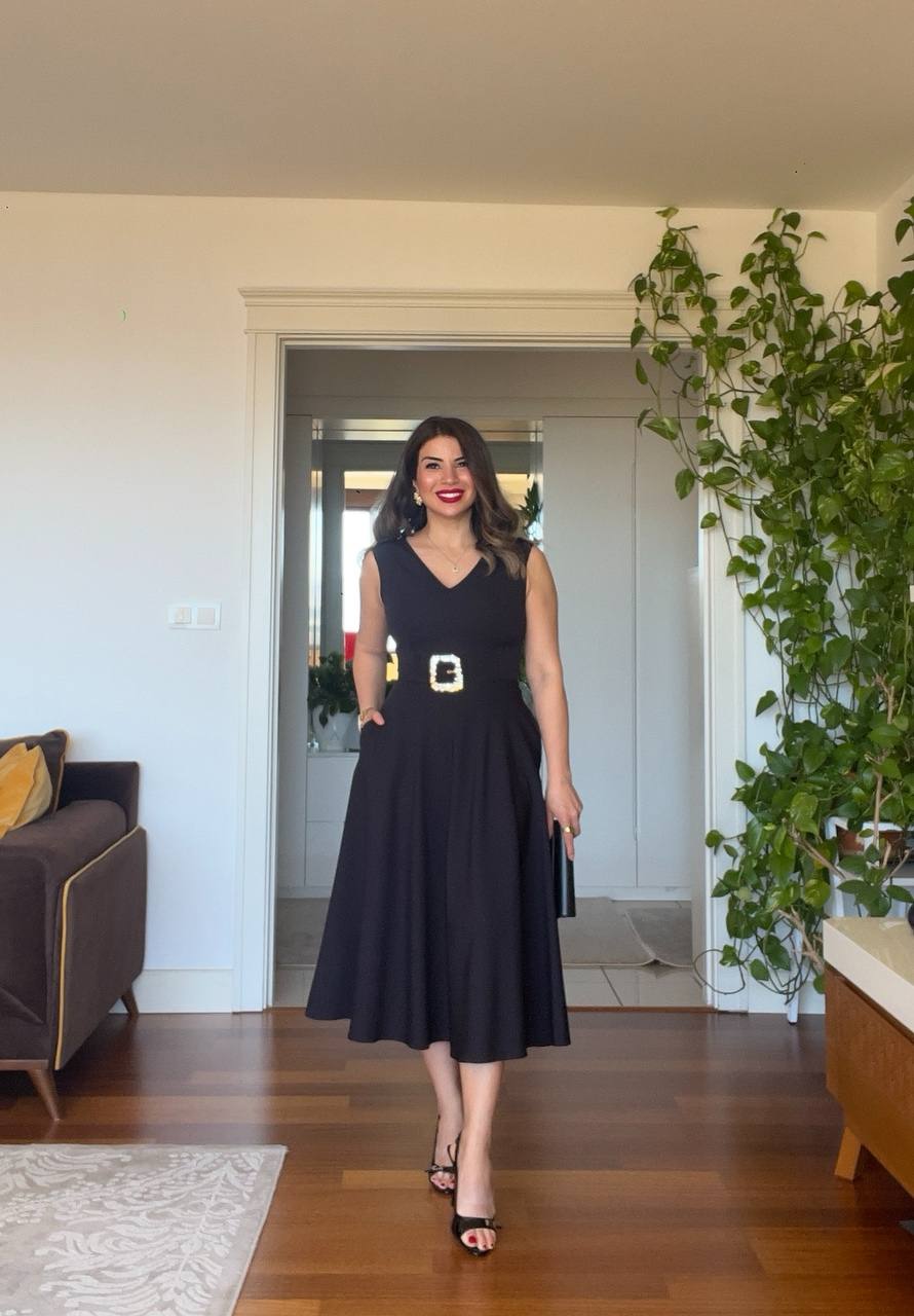 PEARL BUCKLE V-NECK MIDI DRESS – BLACK