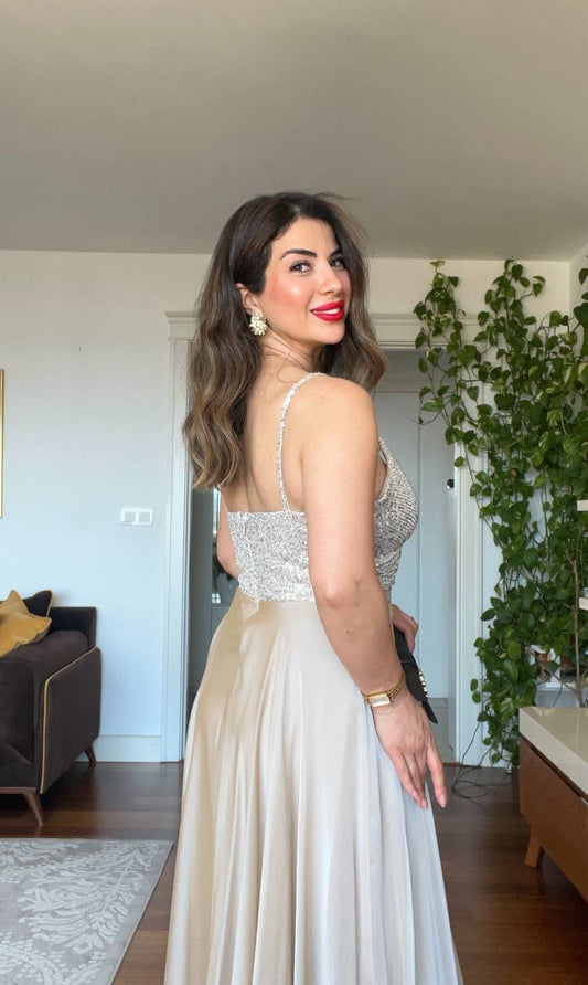 SEQUINED SLIT DETAIL EVENING DRESS – BEİGE