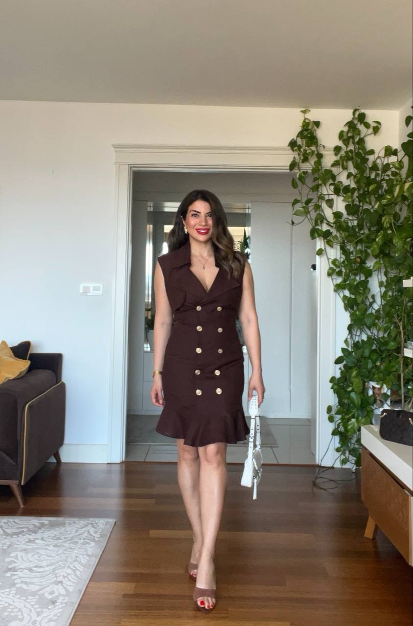 GOLD BUTTON DETAIL SLEEVELESS LINEN DRESS – BROWN