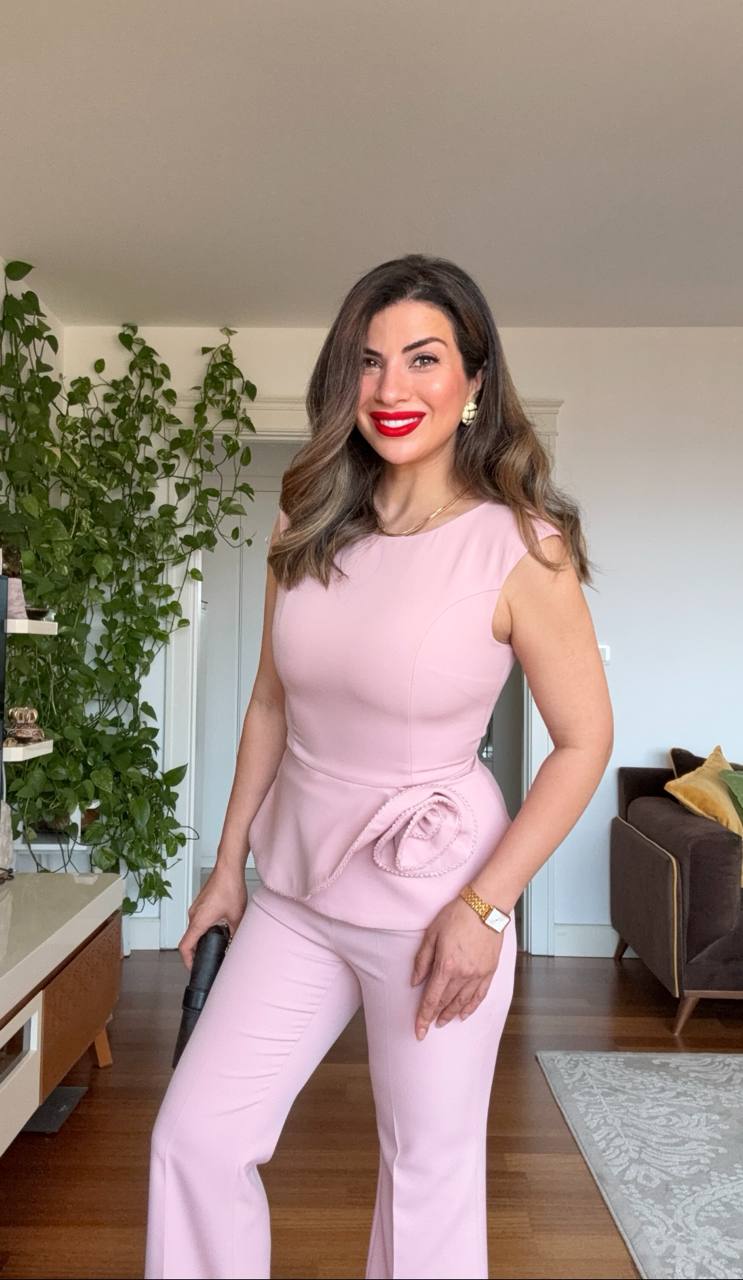 PEPLUM FLOWER DETAIL SUIT – POWDER