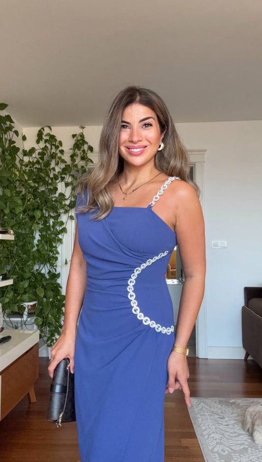 CHAIN-DETAIL ONE-SHOULDER EVENING DRESS – SAX BLUE