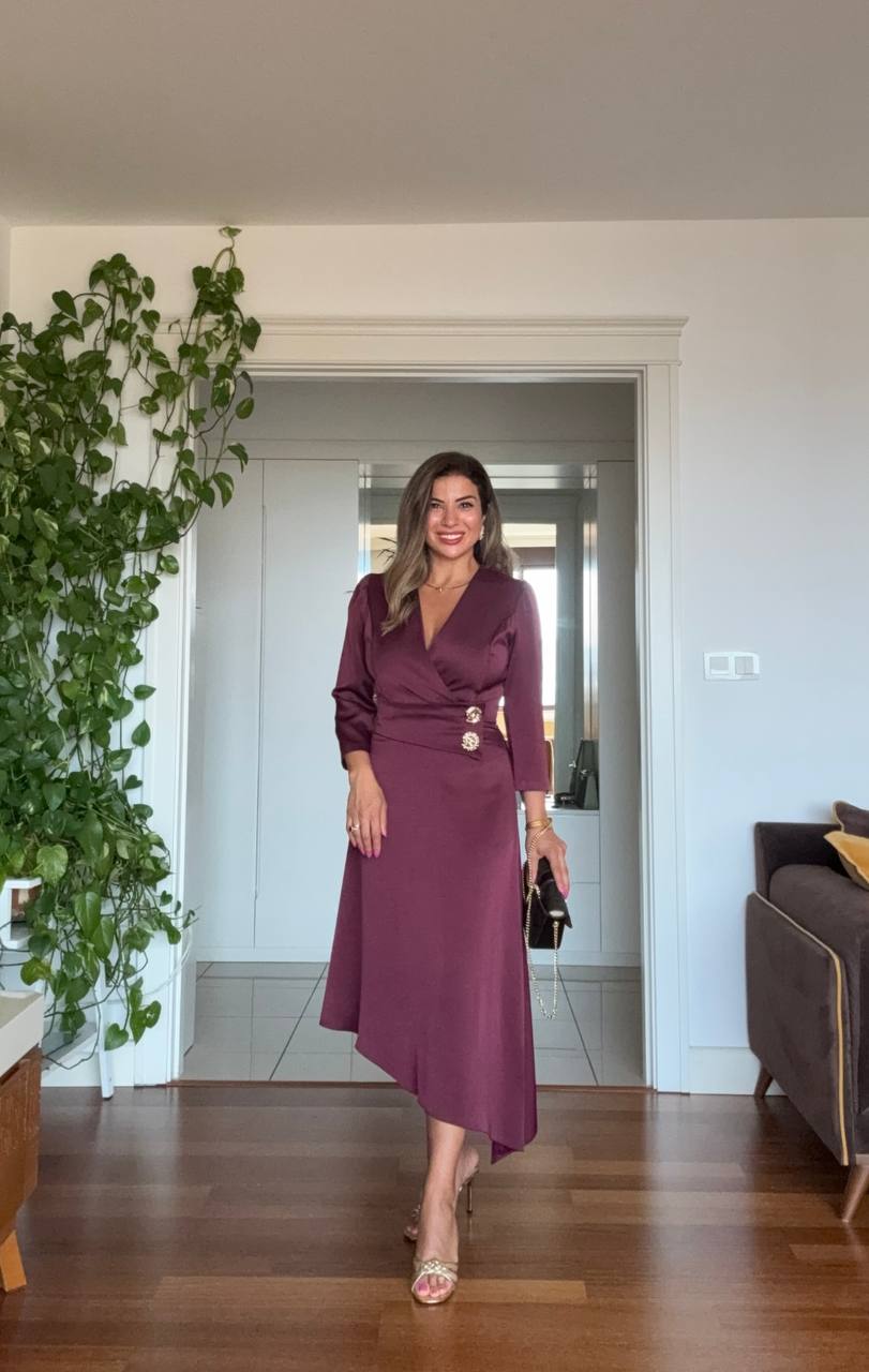 GOLD BUTTON DETAIL WRAP DRESS – PLUM
