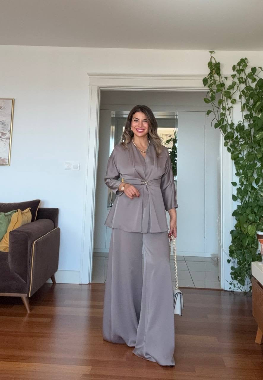 WRAP SUIT WITH GOLD BUCKLE DETAIL – MİNK