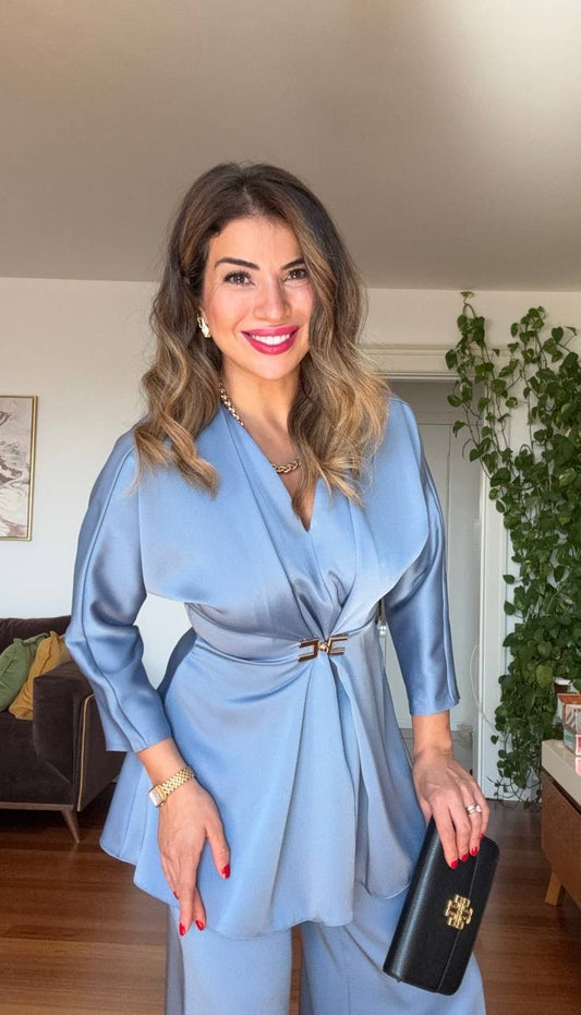 WRAP SUIT WITH GOLD BUCKLE DETAIL – İNDİGO