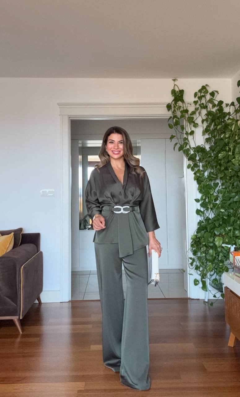 SATIN TEXTURED ELEGANT SET WITH BELT DETAIL - KHAKİ