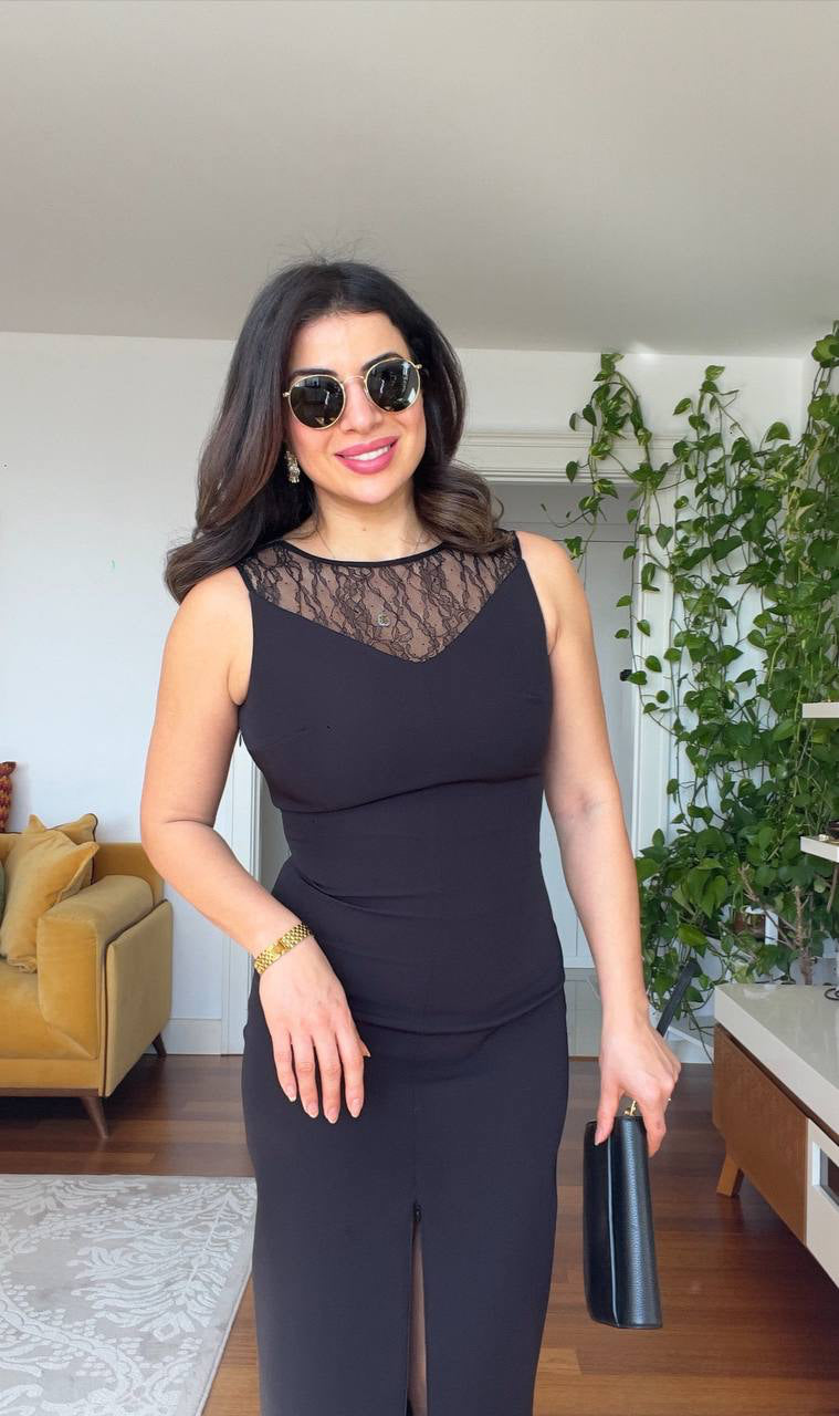 SLIT DRESS WITH LACE DETAIL - BLACK