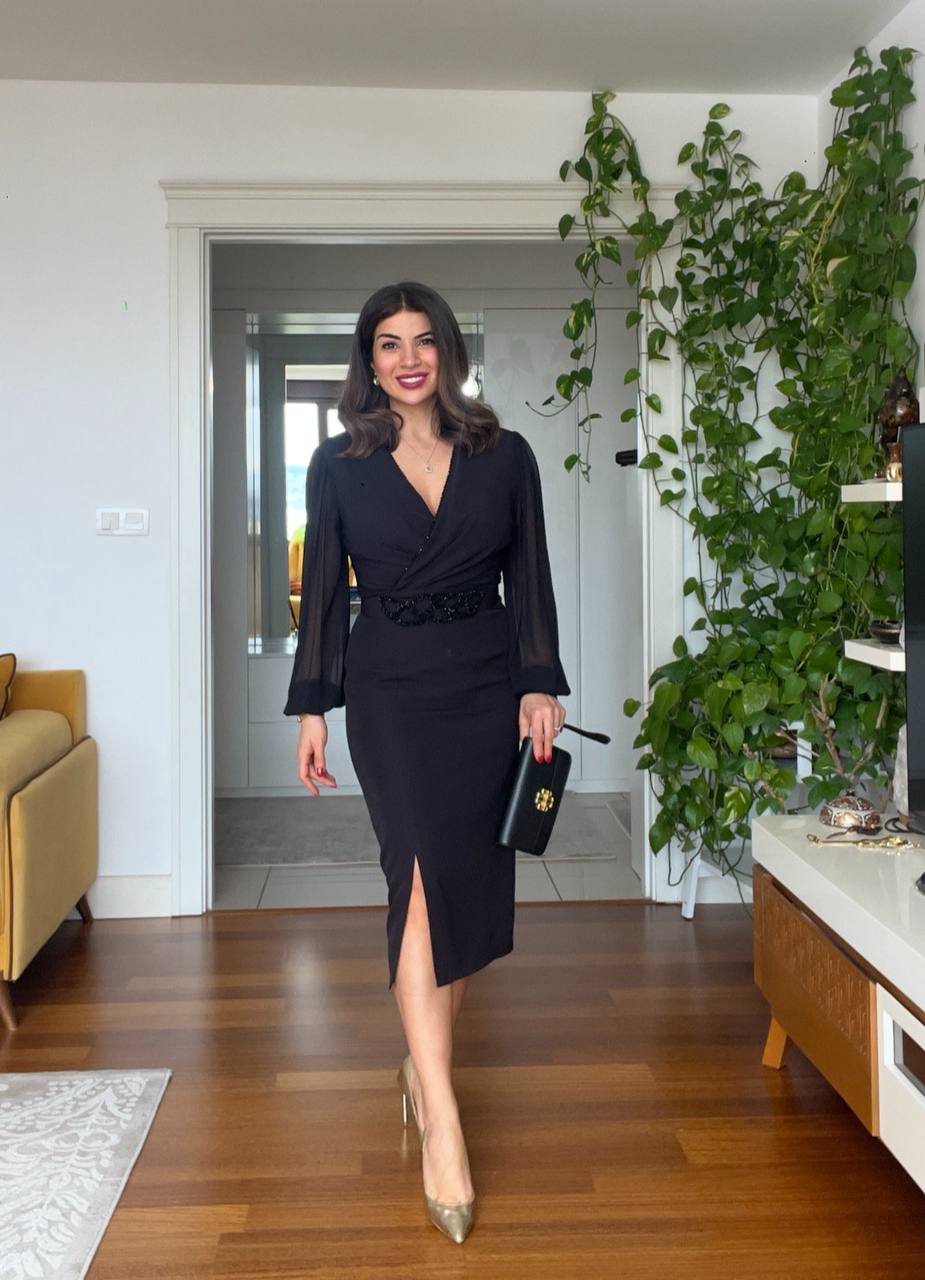 STONE BELT SLIT DRESS - BLACK