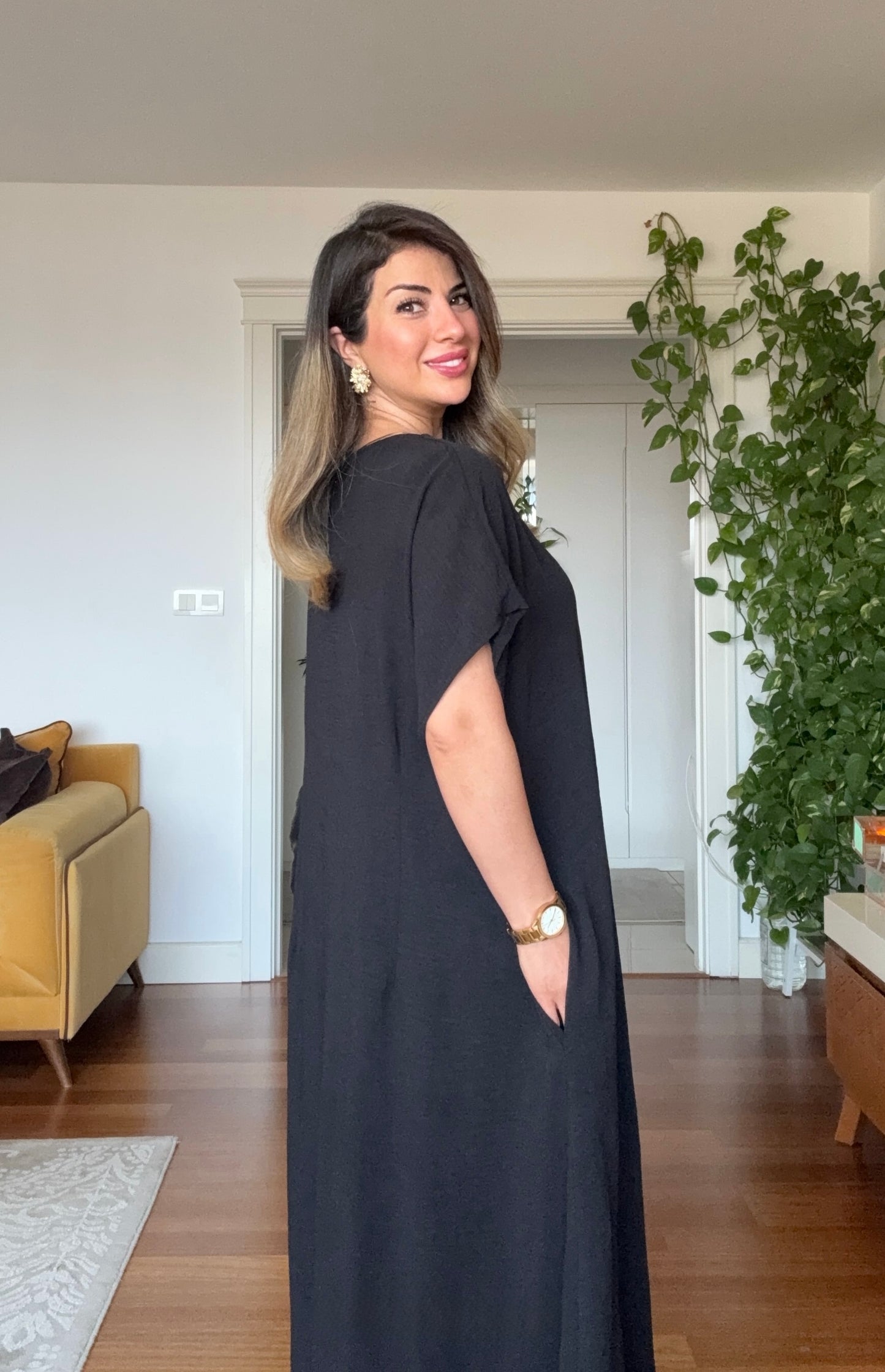 V-NECK OVERSIZED MAXI DRESS - BLACK