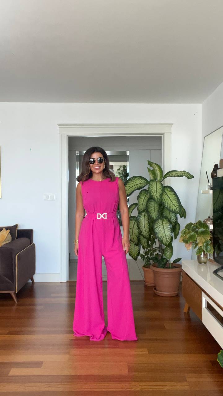 BUCKLE DETAILED JUMPSUIT - FUCHSIA