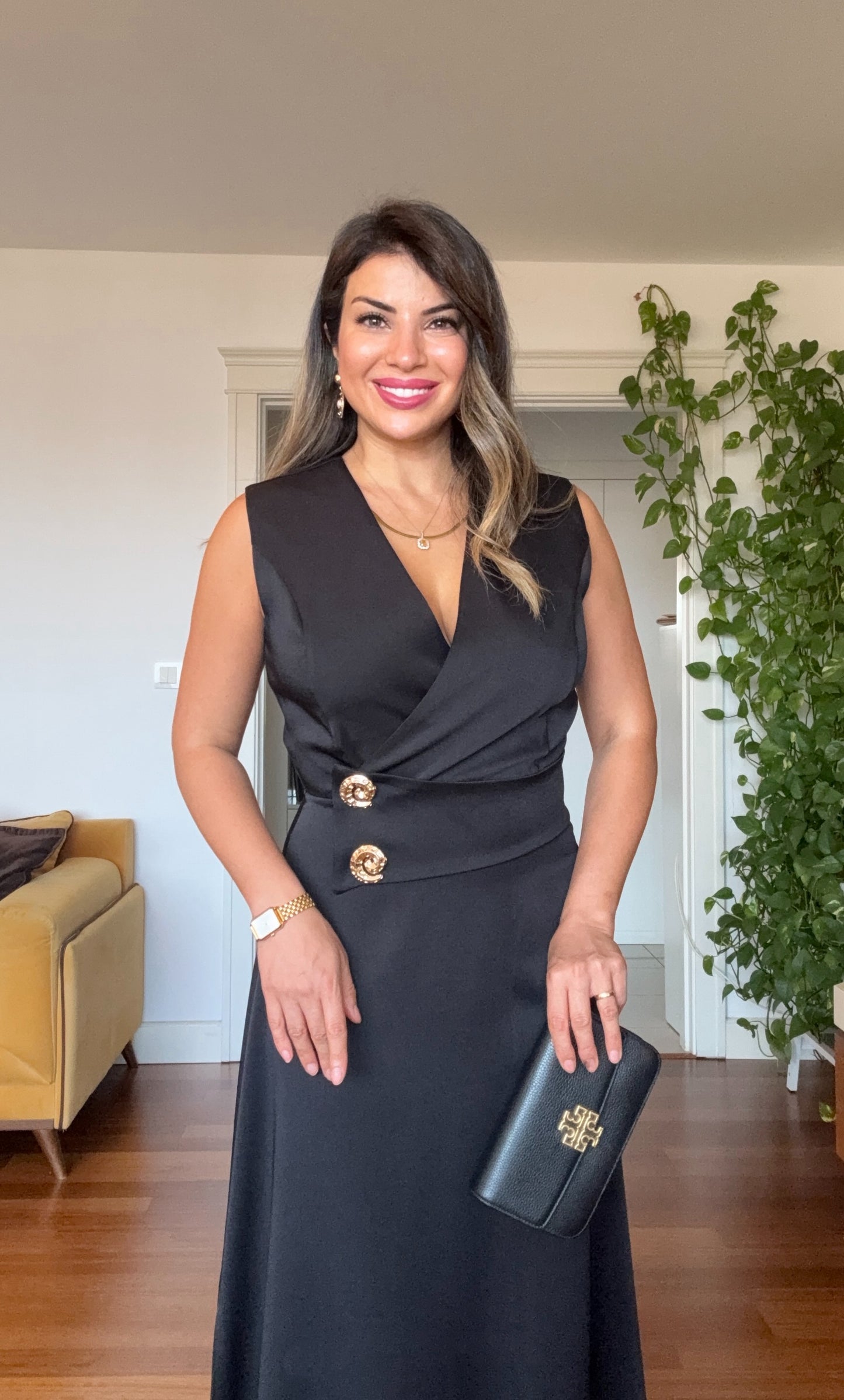 GOLD BUTTON DETAIL WRAP DRESS – BLACK