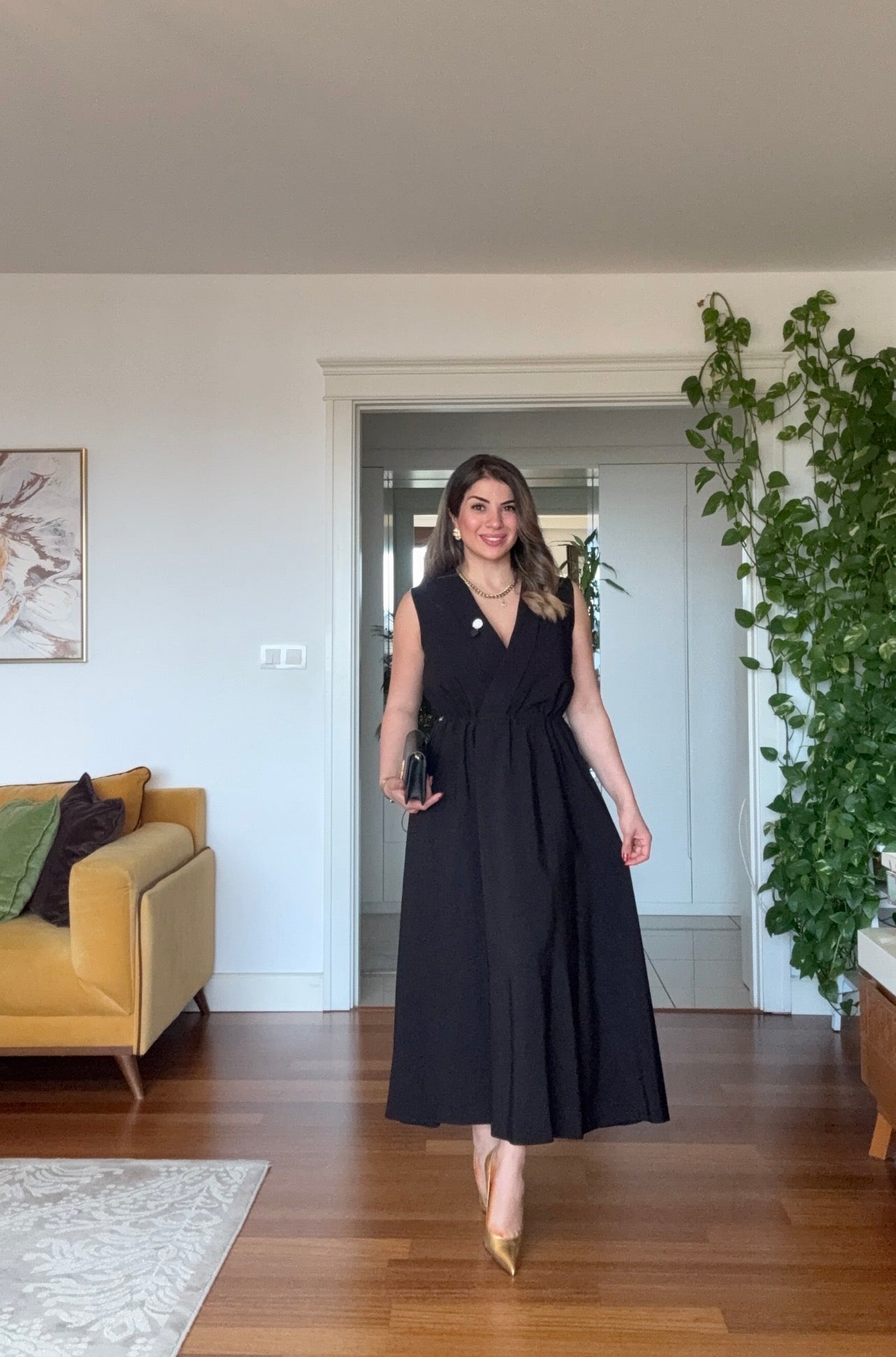 V-NECK CROSSOVER WAISTED SLEEVELESS MAXI DRESS - BLACK