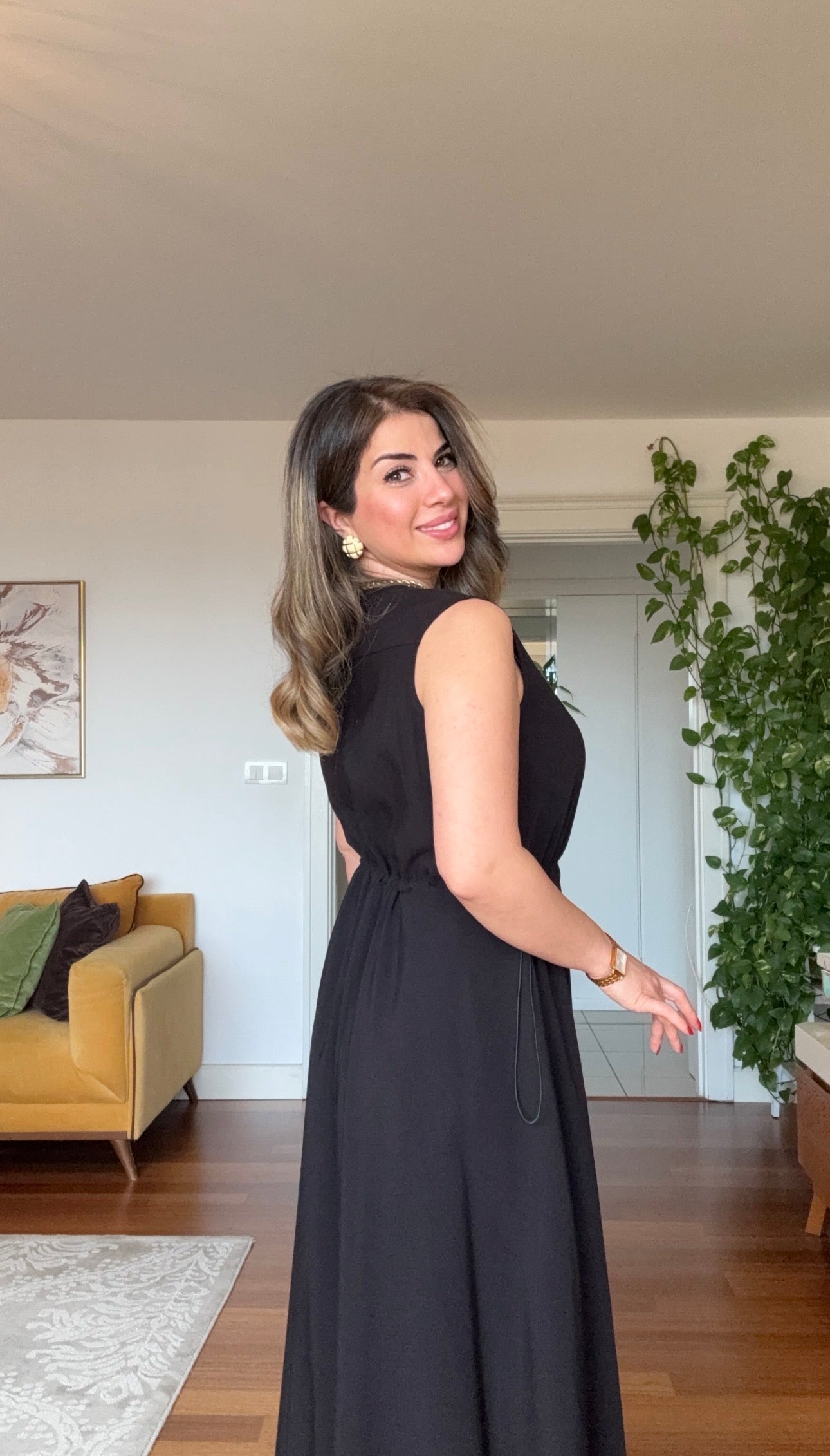 V-NECK CROSSOVER WAISTED SLEEVELESS MAXI DRESS - BLACK