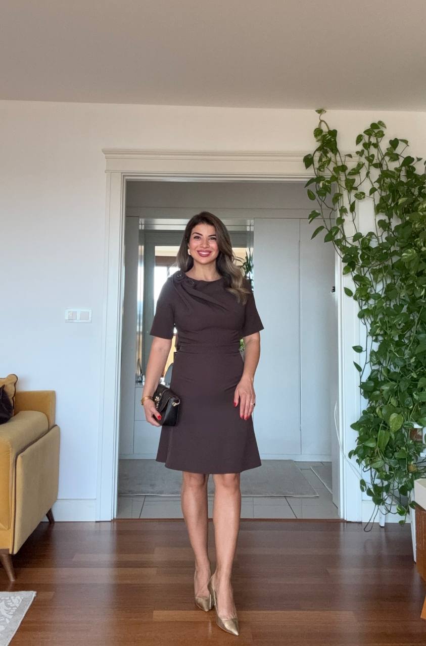 CLASSIC DRESS WITH SHOULDER FLOWER DETAIL – CHOCOLATE BROWN