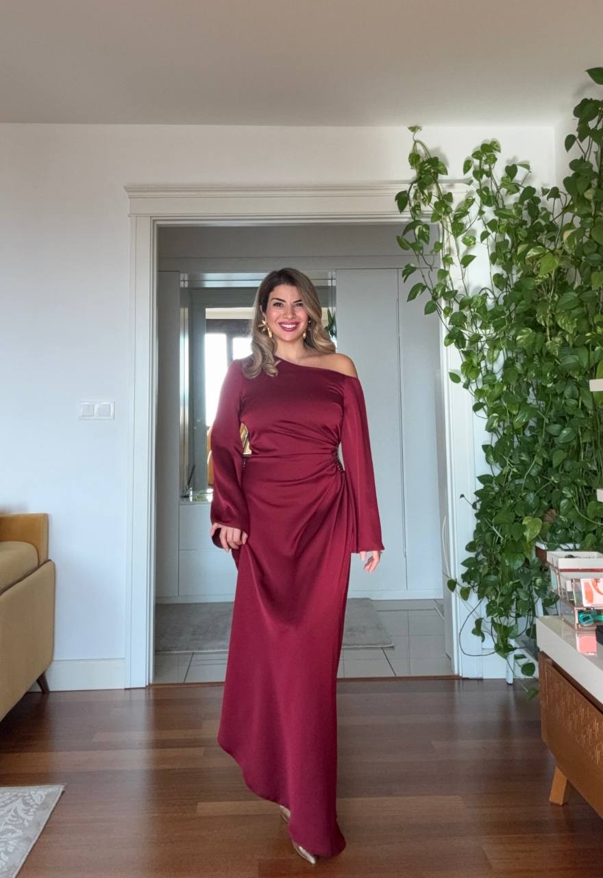 ONE-SHOULDER BEADED SATIN DRESS - BURGUNDY