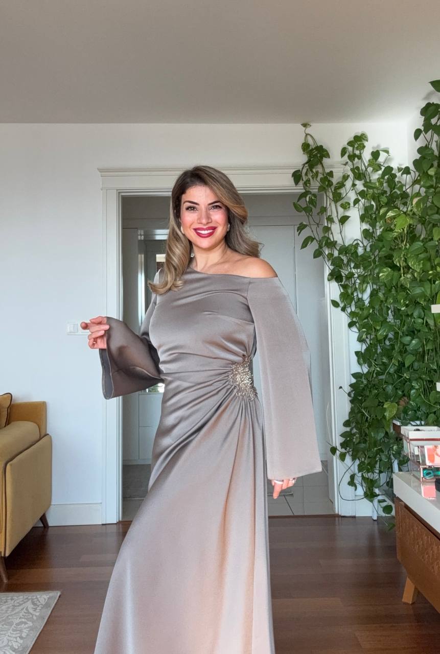 ONE-SHOULDER BEADED SATIN DRESS - MİNK