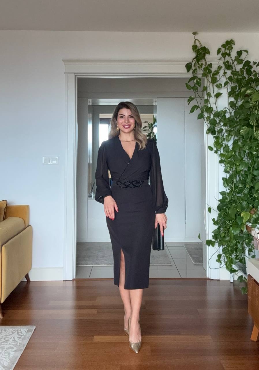 STONE BELT SLIT DRESS - BLACK