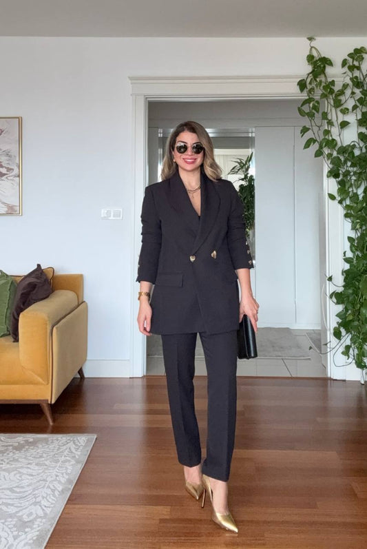 GOLD BUTTON DETAIL OVERSIZE SUIT – BLACK