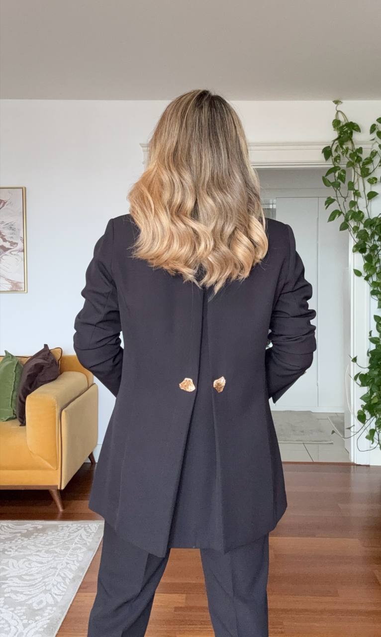 GOLD BUTTON DETAIL OVERSIZE SUIT – BLACK