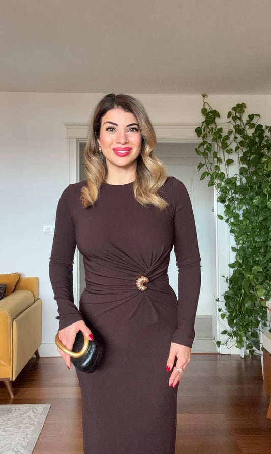 LONG DRESS WITH SIDE DRAPING AND EMBELLISHED BUCKLE – BROWN