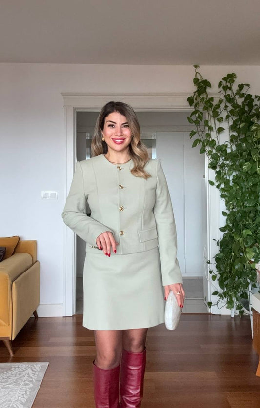SUIT SET WITH GOLD BUTTON DETAIL – MINT