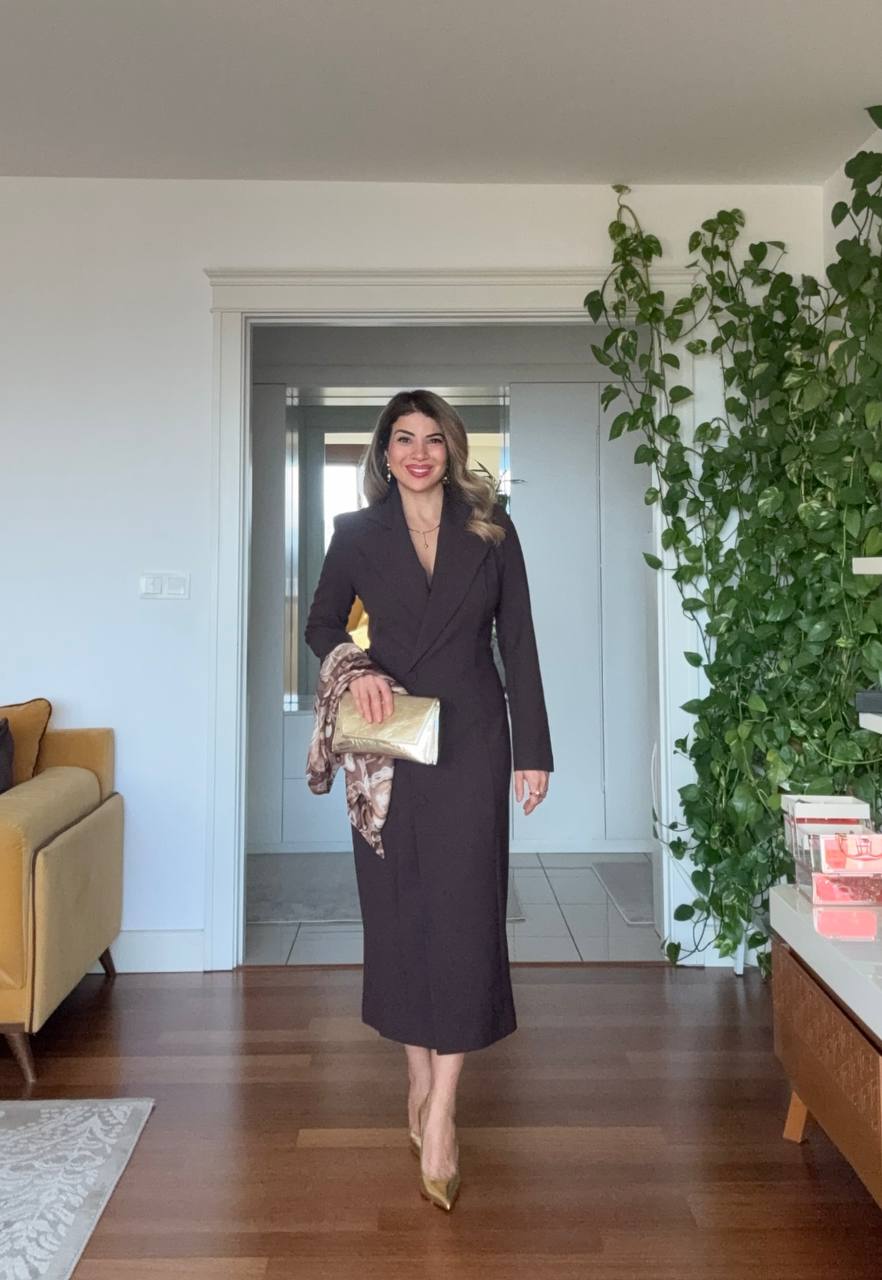 MIDI DRESS WITH SHAWL DETAIL AND BUTTON CLOSURE – BROWN