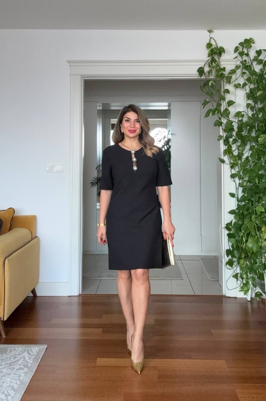 STONE-EMBELLISHED ROUND NECK SHORT SLEEVE MIDI DRESS – BLACK