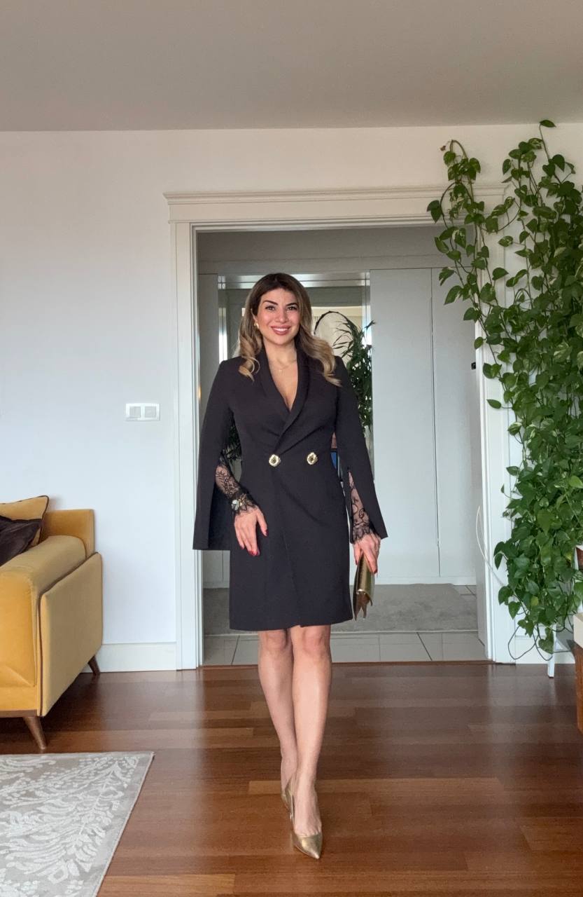 GOLD BUTTON DETAILED LACE SLEEVE BLAZER DRESS – BLACK