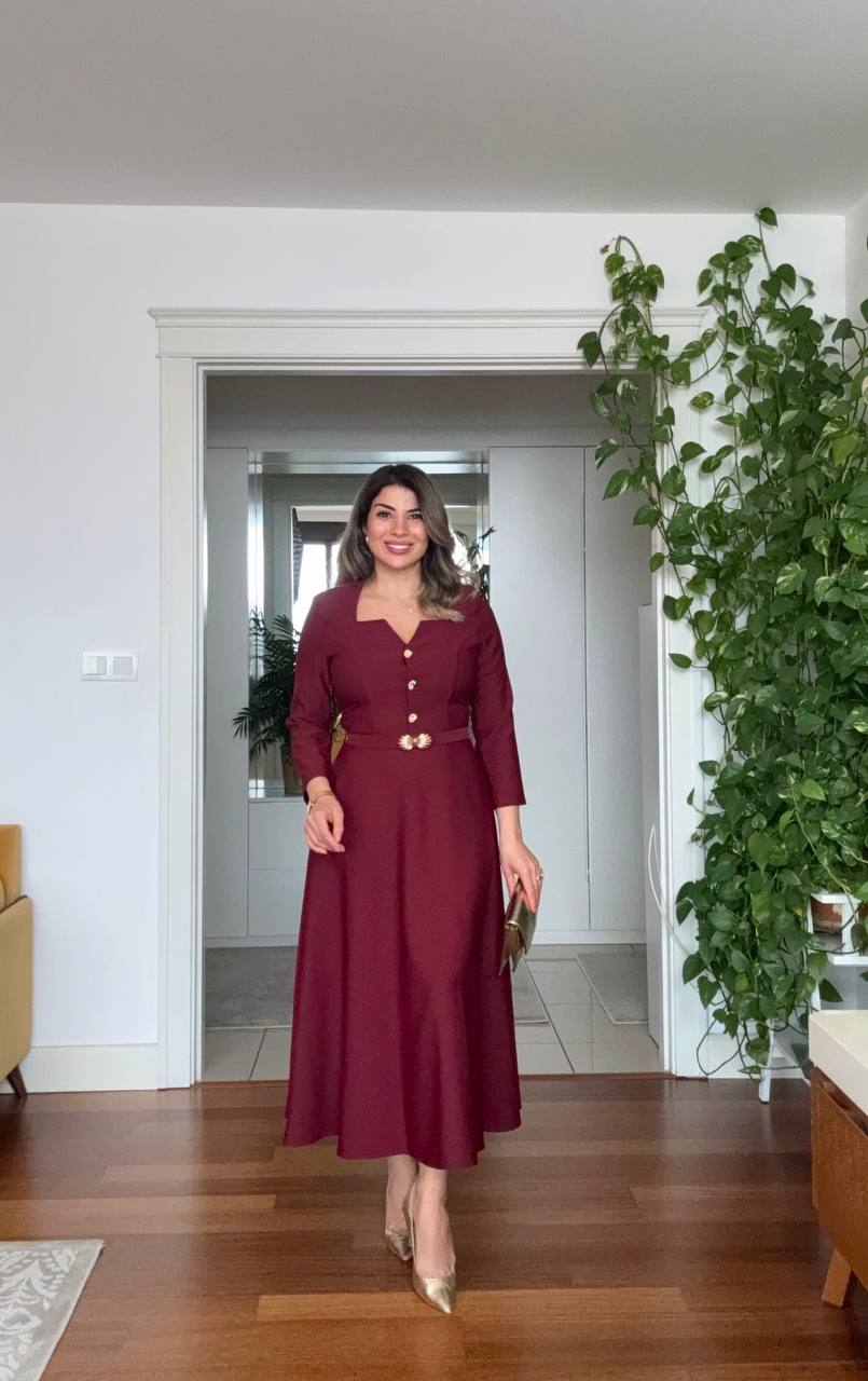 MIDI DRESS WITH GOLD BUTTON AND BELT DETAIL – BURGUNDY