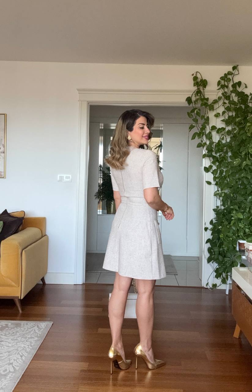 GOLD BUTTON DETAILED LINEN-TEXTURED MINI DRESS – BEIGE