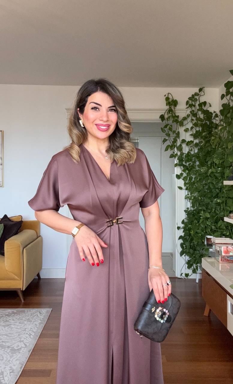 GOLD BUCKLE DETAIL SHORT SLEEVE MIDI DRESS – MOCHA BROWN