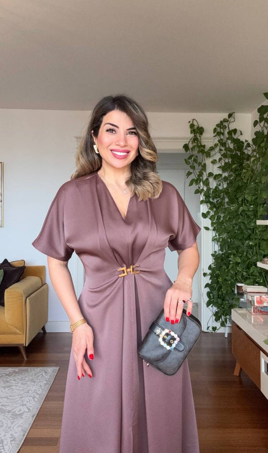 GOLD BUCKLE DETAIL SHORT SLEEVE MIDI DRESS – MOCHA BROWN