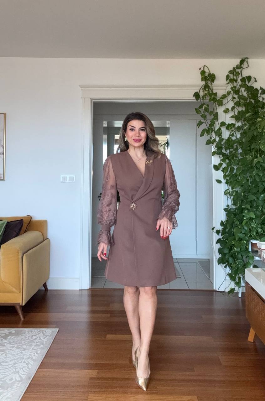 GOLD BUTTON DETAIL LACE SLEEVE WRAP DRESS – BROWN