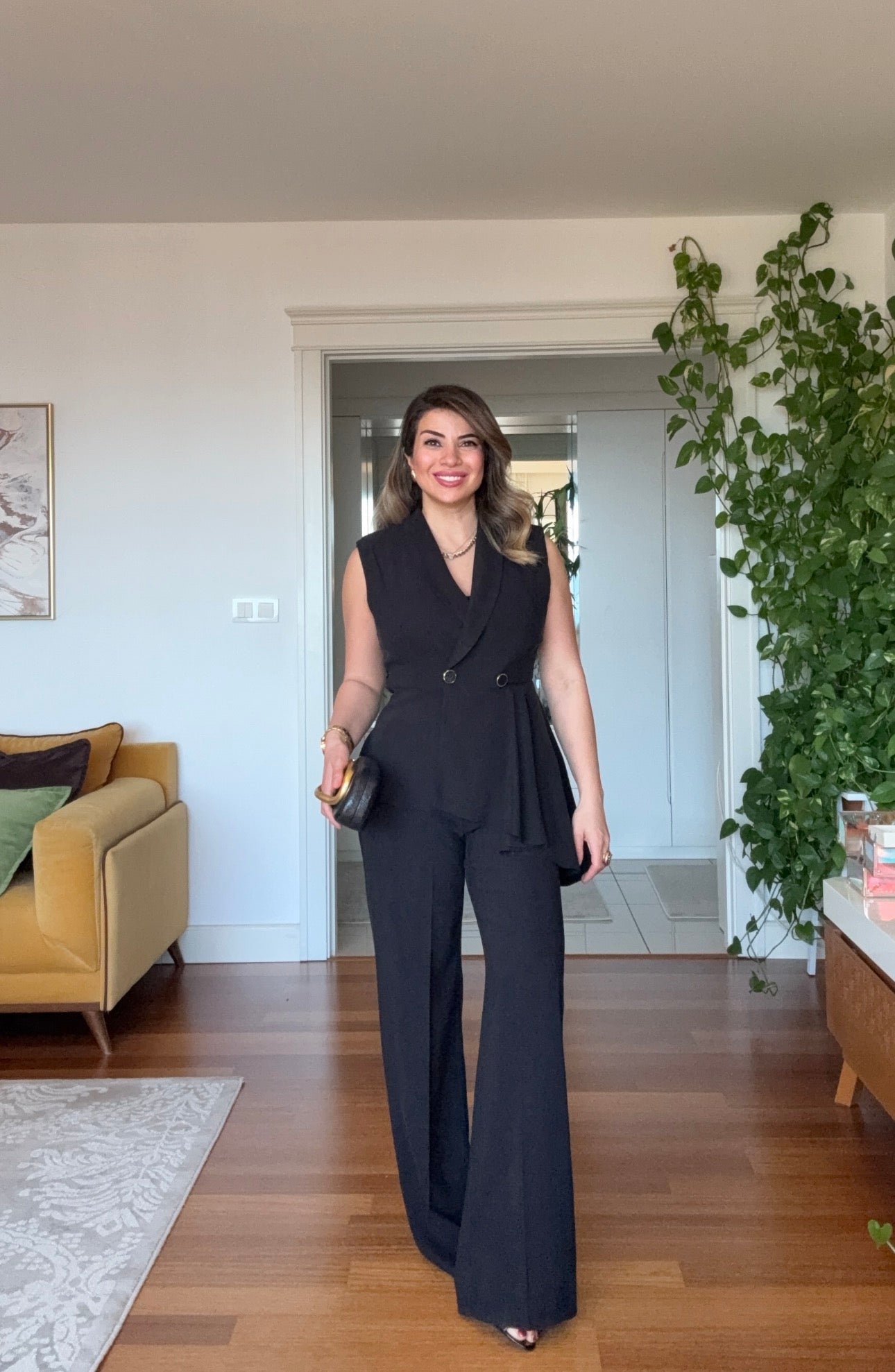 ASYMMETRIC CUT PREMIUM SLEEVELESS SET - BLACK