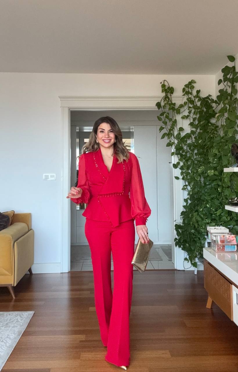 SLEEVE WITH TULLE DETAIL STONE-EMBELLISHED SUIT - RED