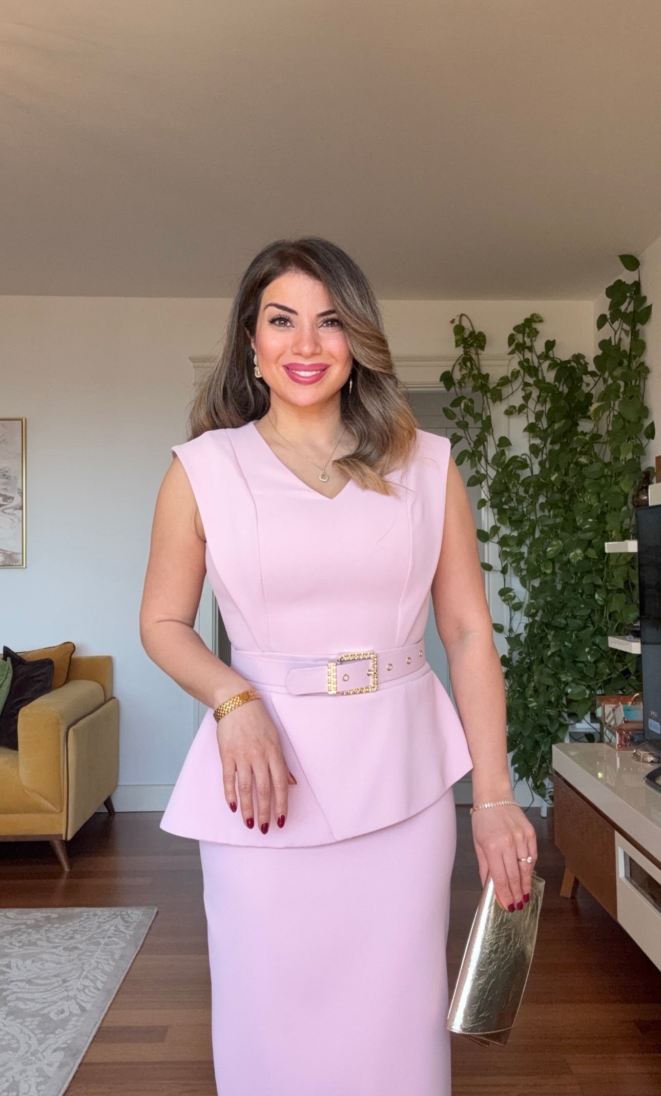 PEPLUM DRESS WITH LARGE BUCKLE BELT DETAIL - PINK