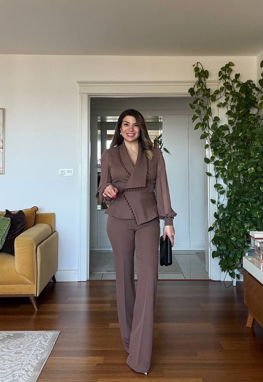 SLEEVE WITH TULLE DETAIL STONE-EMBELLISHED SUIT - BROWN