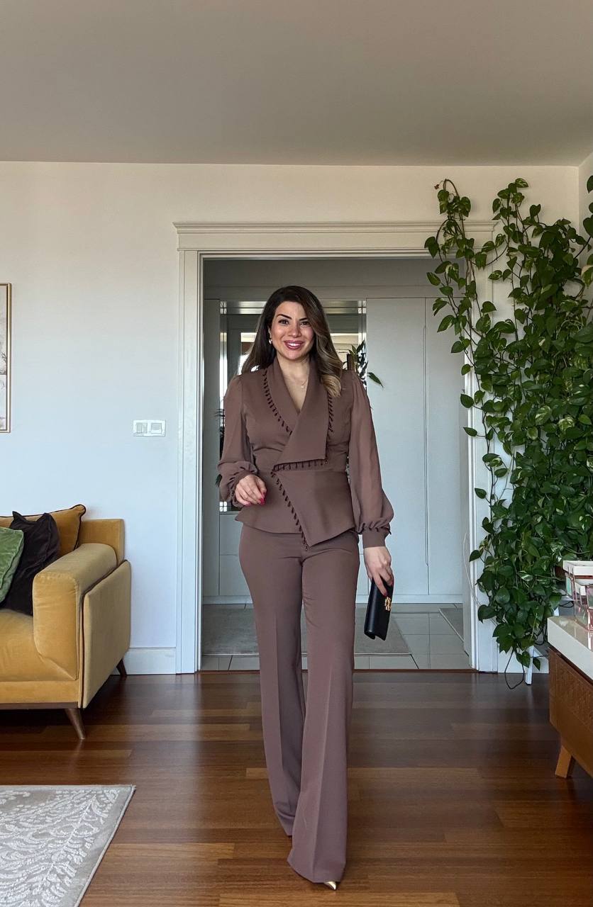 SLEEVE WITH TULLE DETAIL STONE-EMBELLISHED SUIT - BROWN